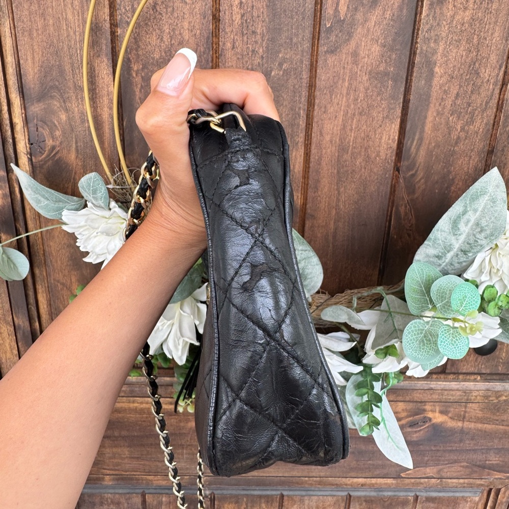 CHANEL Black Quilted Camera Bag with Iconic CC Logo - Picture 2 of 16